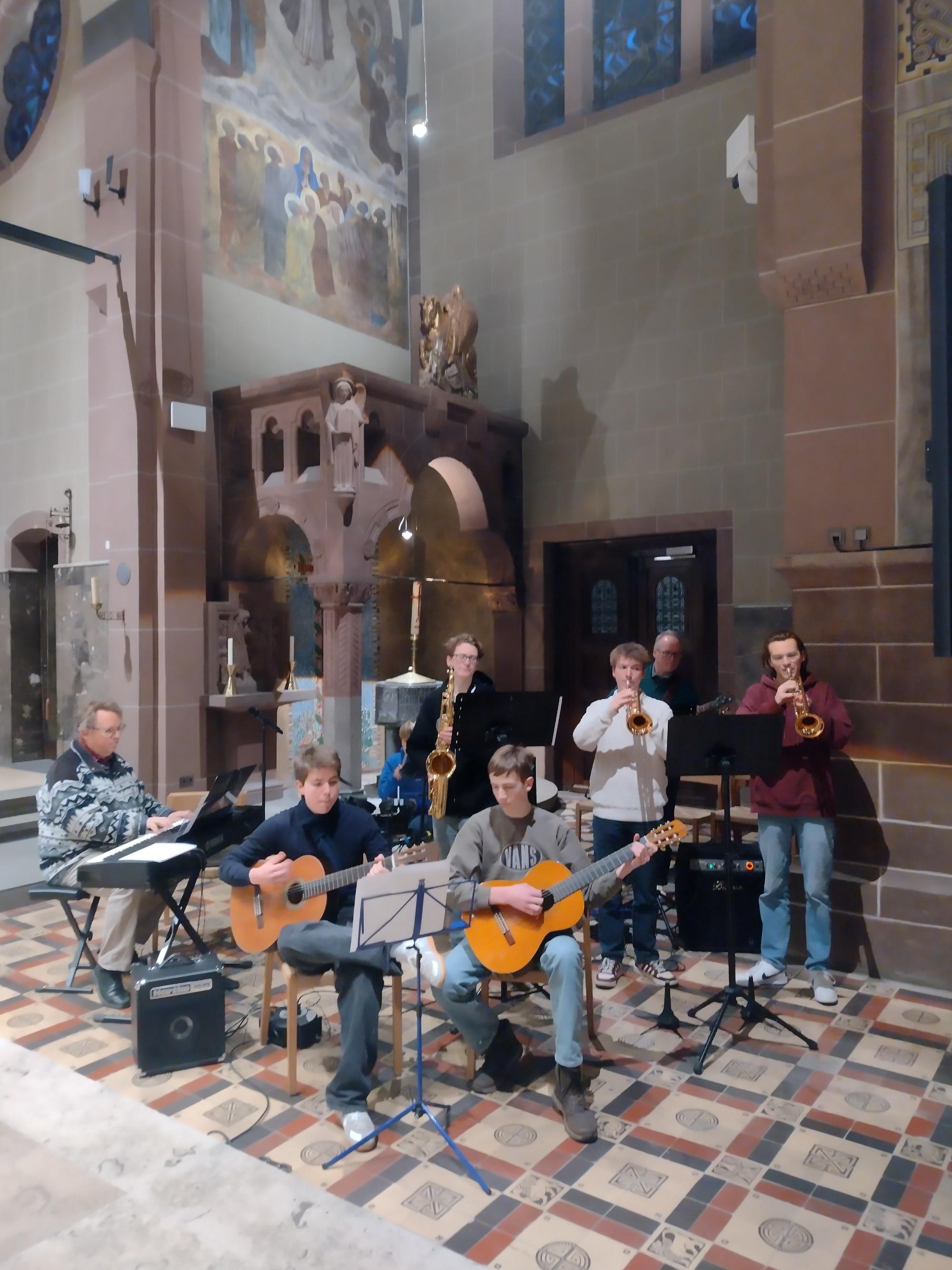Elpida bei der Stadtjugendmesse in St. Laurentius