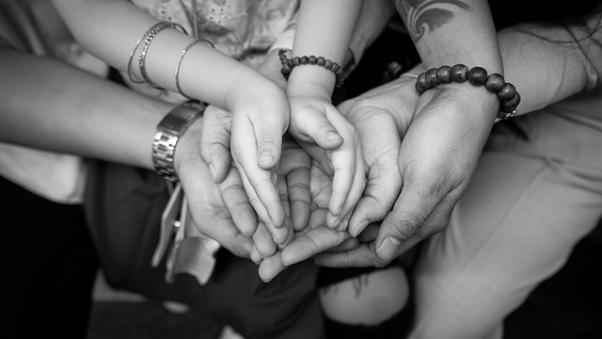 hands-7873222_640
