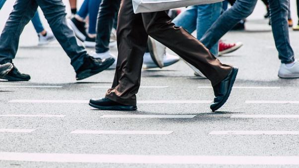pedestrian-8037900_640
