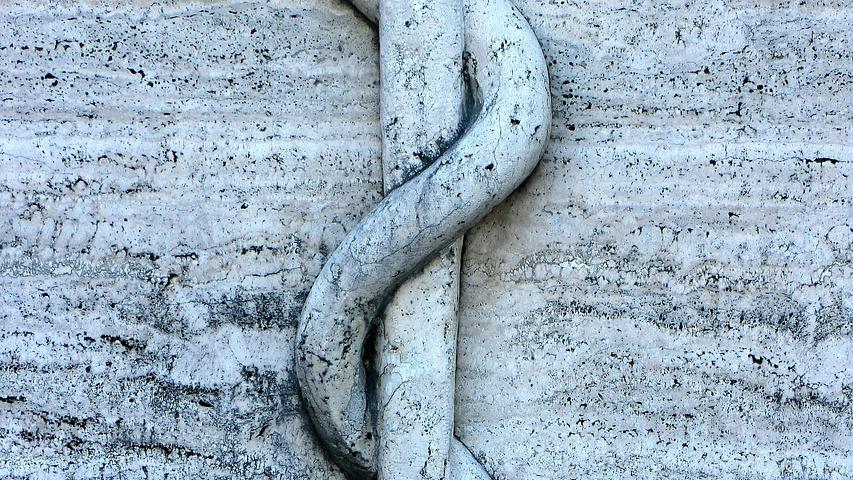 relief-265516_1280